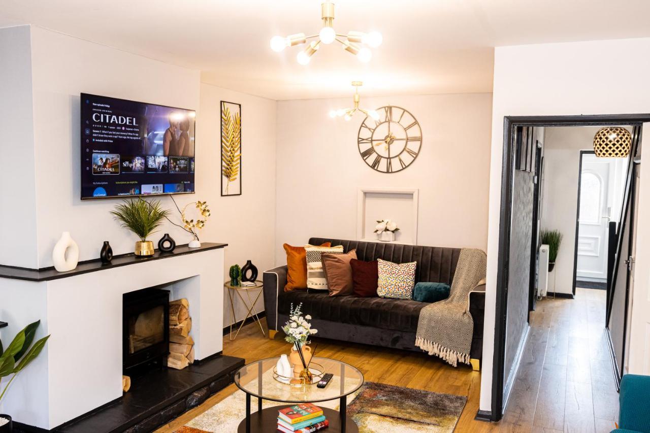 Td Stourb Dudley - Luxurious 3 Bedroom House - Sleeps 7 - Dy1 - Long And Short Stay Brierley Hill Exterior foto
